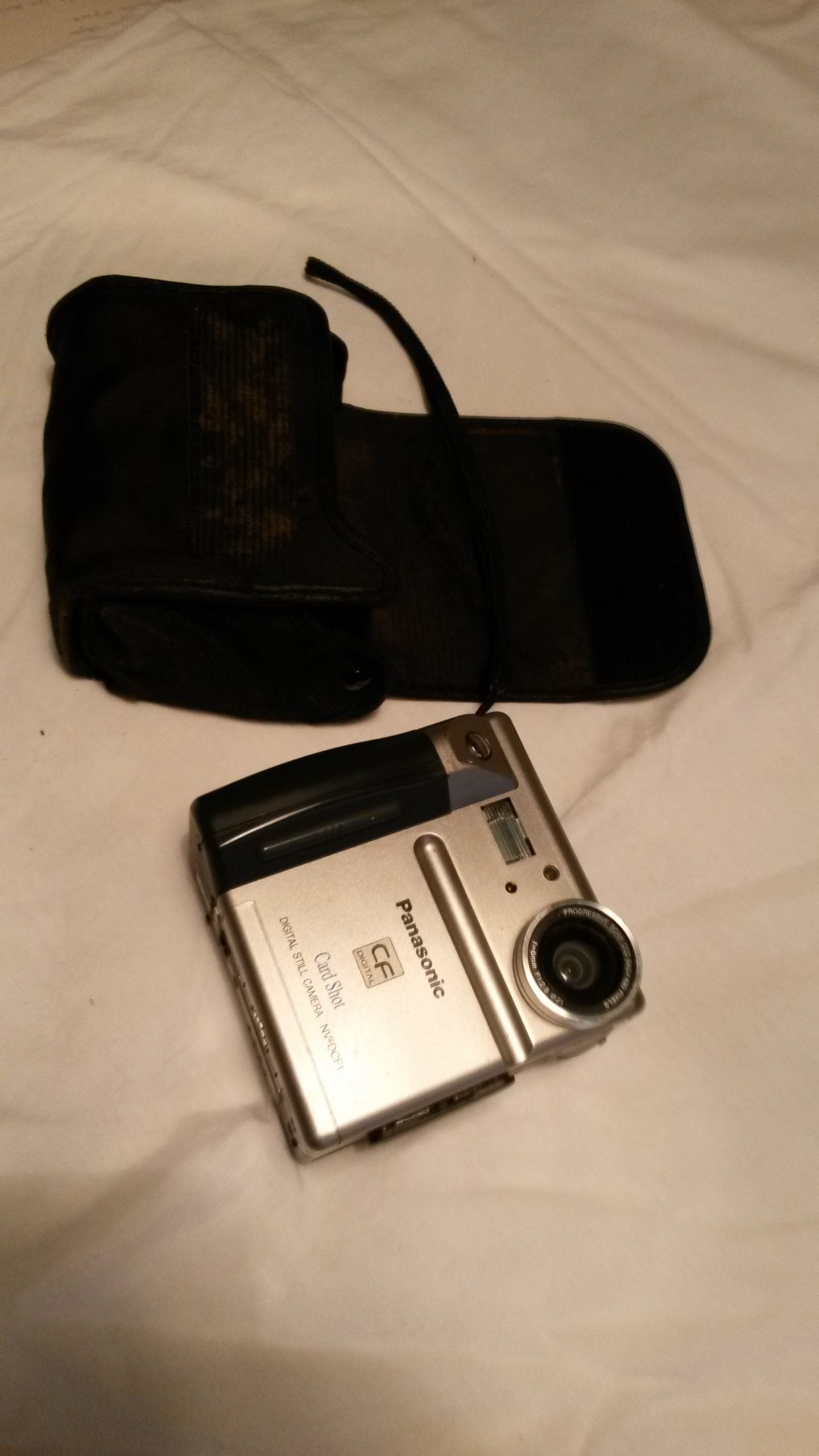 Macchina fotografica Panasonic - NONèdabuttare