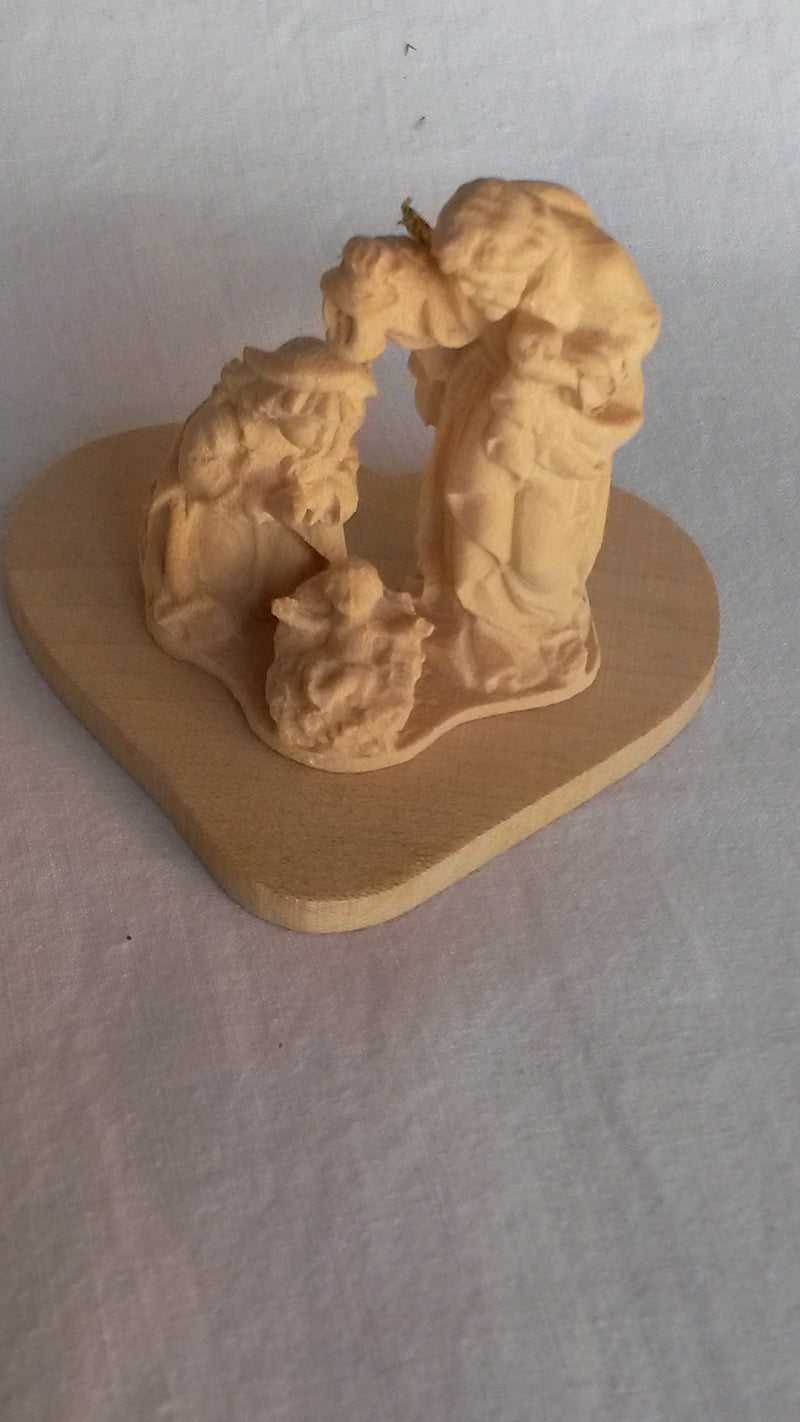 Presepe in resina su base in legno - NONèdabuttare