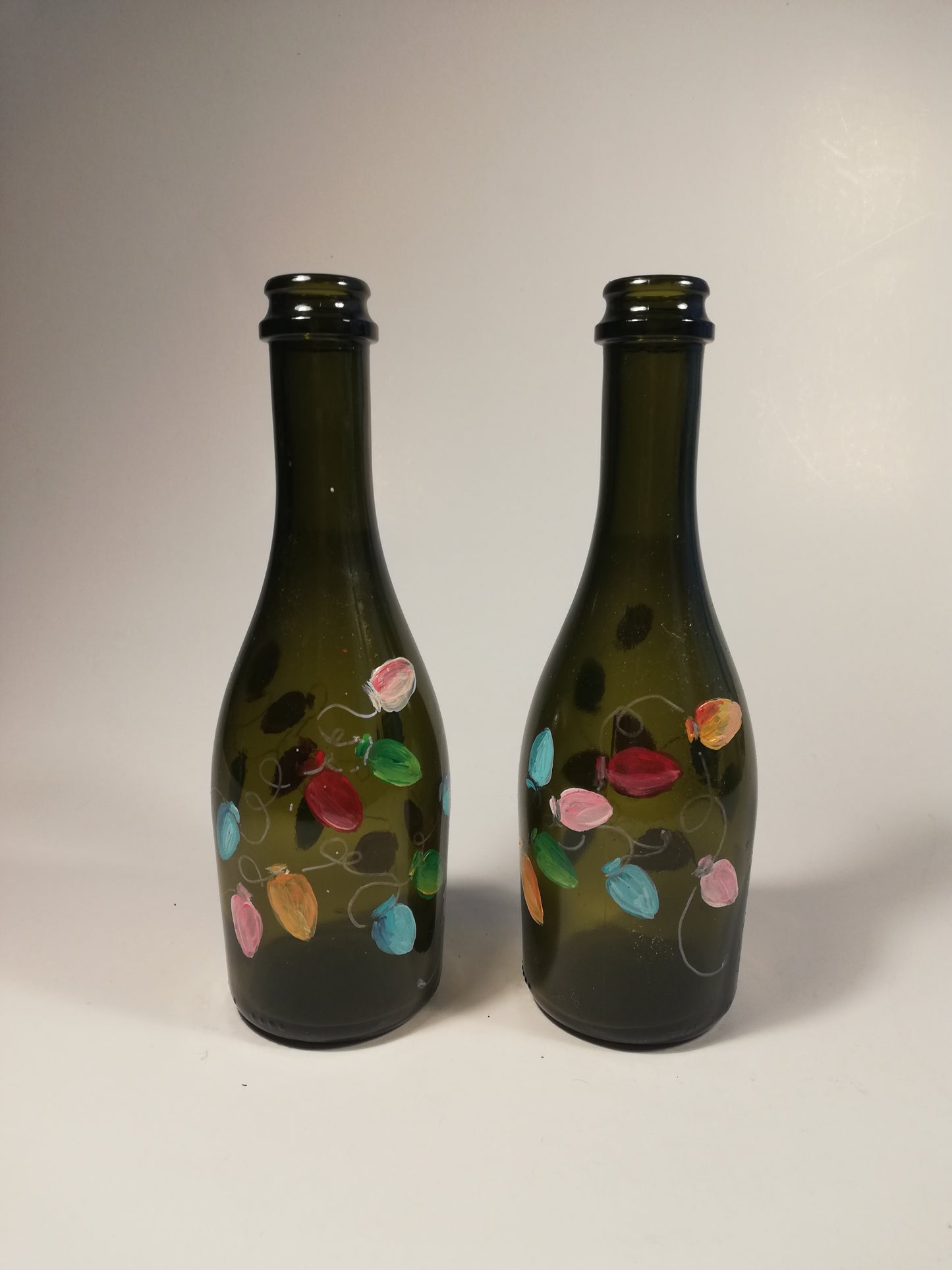 Coppia di bottiglie dipinte - NONèdabuttare
