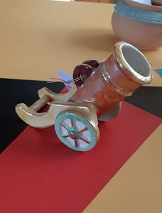 Soprammobile in ceramica a forma di cannone - NONèdabuttare