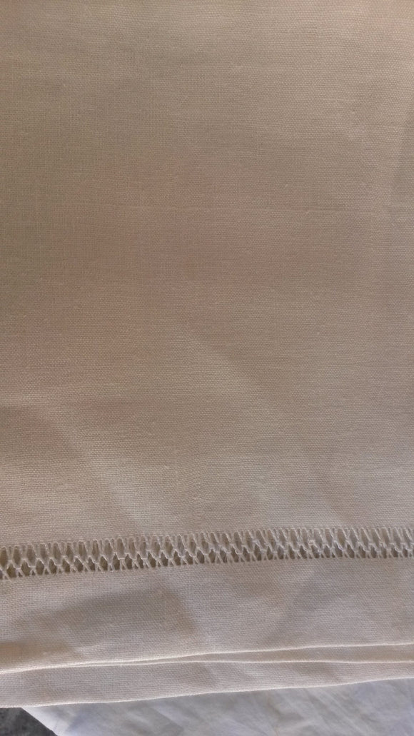 Asciugamano in lino ricamato - NONèdabuttare